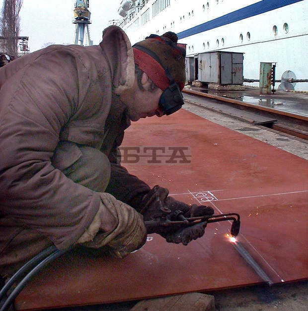 През следващите три години морският бизнес ще търси заварчици, монтьори и проектанти