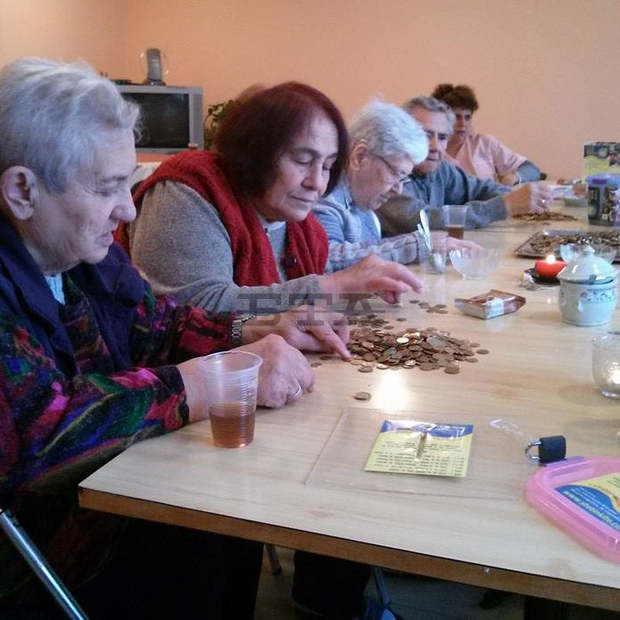 Настанените в Дома за стари хора  в Сливен  се включиха  в акцията  "Жълти стотинки"