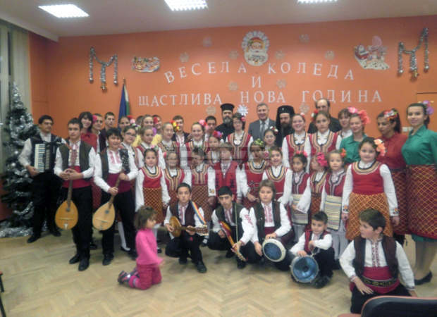 С юбилеен концерт на фолклорни групи и църковни хорове бе отбелязана 120-годишнината от основаването на Неврокопската епархия С юбилеен концерт на фолклорни групи и църковни хорове бе отбелязана 120-годишнината от основаването на Неврокопската епархия