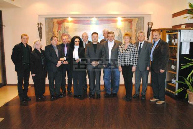 Кметът на община Велико Търново Даниел Панов се срещна с почетните граждани и бившите кметове на старата столица