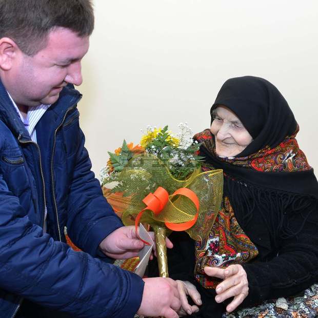 Баба Гюлбие   от село Свещари   отпразнува 108-я си рожден ден