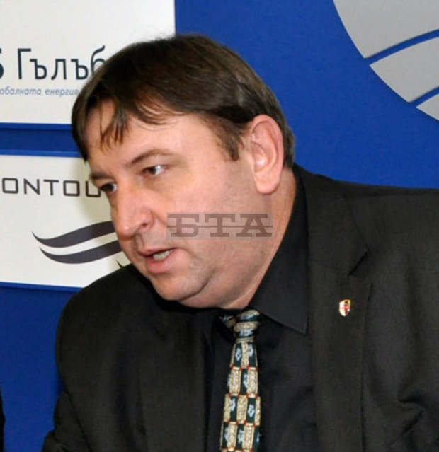 По непотвърдена информация има един убит и двама ранени при взрива в завод "Балиста", обяви за БТА кметът на Мъглиж Господин Господинов По непотвърдена информация има един убит и двама ранени при взрива в завод "Балиста", обяви за БТА кметът на Мъглиж Господин Господинов