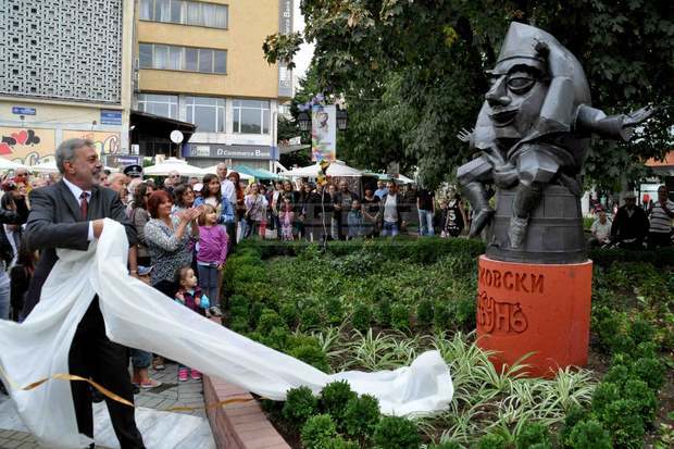 В центъра на Хасково е поставена скулптура "Хасковски каунь"