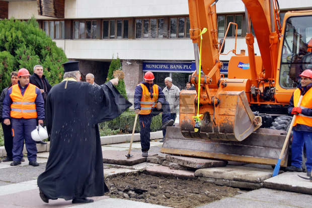 В Ямбол започна реконструкция  и модернизиране на централната  градска част 