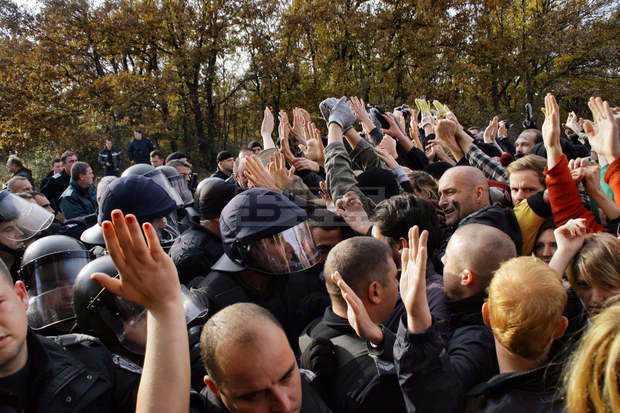 Представители на организации за защита правата на човека достигнаха на 300 метра от граничната бразда