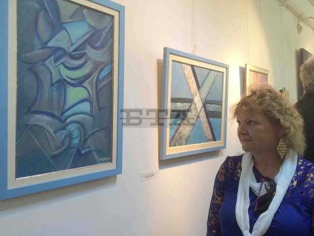 Художниците на Чирпан  подредиха изложба на празника на града - Шести септември