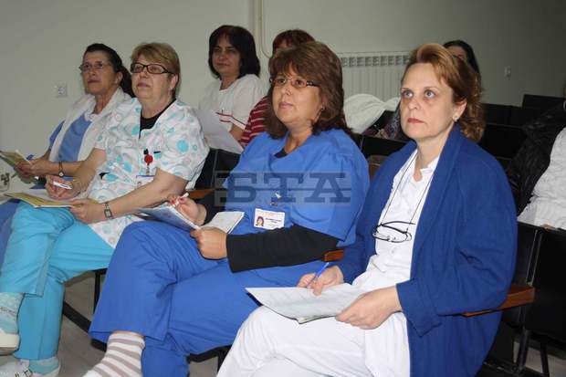 На Бабинден в сливенската областна болница бяха избрани победителите във фотоконкурс за бебета На Бабинден в сливенската областна болница бяха избрани победителите във фотоконкурс за бебета
