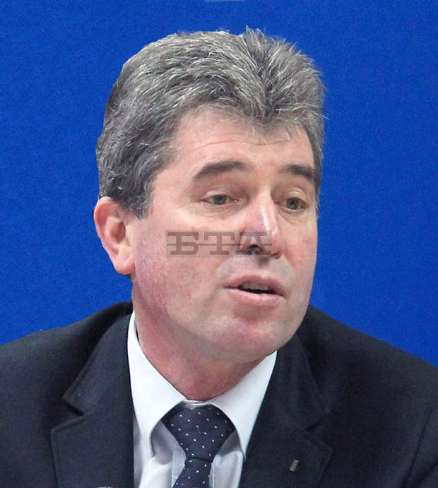 Поречието на долния Дунав заслужава много по-добра инфраструктура, смята кметът на Свищов Станислав Благов Поречието на долния Дунав заслужава много по-добра инфраструктура, смята кметът на Свищов Станислав Благов