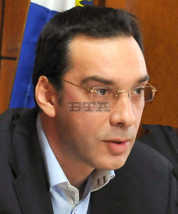 Община Бургас създава спешна организация за отводняване на улица "Крайезерна" Община Бургас създава спешна организация за отводняване на улица "Крайезерна"
