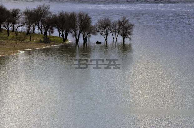 Всички в добричкото село Одринци ще бъдат евакуирани, жителите на Долина са изведени от домовете им 