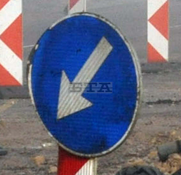 Заради катастрофа движението при км 112 на автомагистрала "Тракия" в посока Бургас се осъществява по изпреварващата лента Заради катастрофа движението при км 112 на автомагистрала "Тракия" в посока Бургас се осъществява по изпреварващата лента