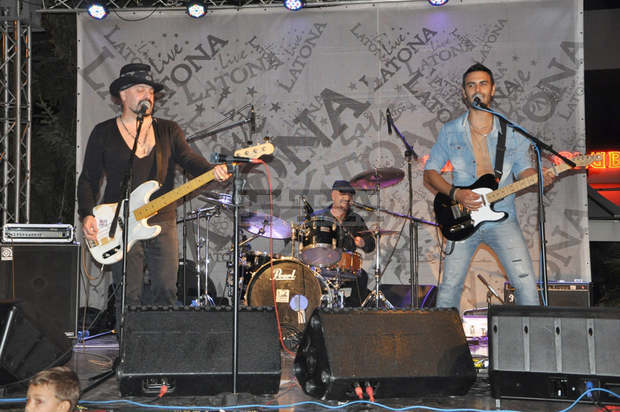 Рокмузика завладя  Разлог