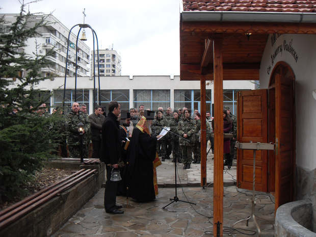 Сливенският митрополит освети параклис и музей на открито във военното формирование 22 220 - Сливен