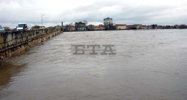 Понижава се нивото на р. Марица в Харманли и в Свиленград