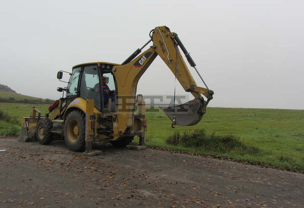 Направена е първа копка на реконструкцията на осем пътни отсечки в Трънско