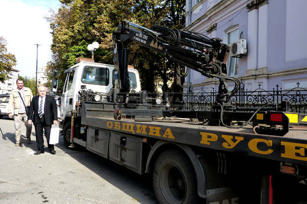 Частен съдебен изпълнител дари "паяк" на община Русе