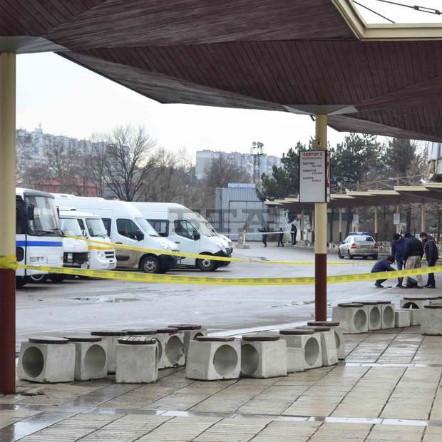 Полицията е отцепила сектор на автогарата в Добрич заради оставен куфар Полицията е отцепила сектор на автогарата в Добрич заради оставен куфар