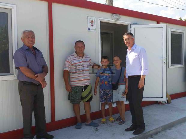 Фургон на засегнато от  свлачища семейство е осигурила община Кърджали