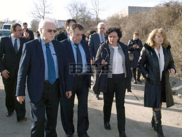 Министърът Ивелина Василева инспектира изграждането на обектите от Интегрирания воден цикъл в Шумен