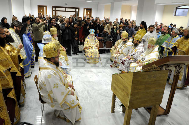 Новостроящият се катедрален храм "Св. св. Кирил и Методий" в  Ловеч ще отвори врати днес