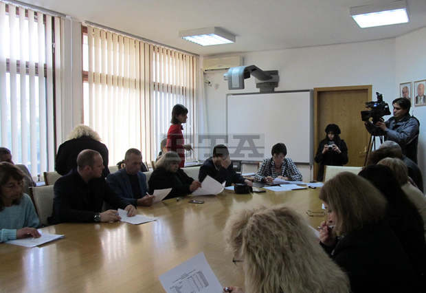 Областната комисия по заетостта в Плевен  обсъди 13 проекта за наемане на работа на 460 безработни