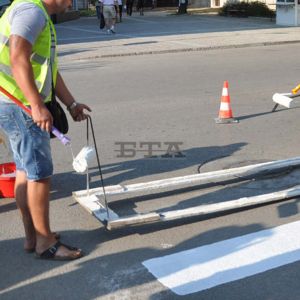Обновява се пътната маркировка в Попово Обновява се пътната маркировка в Попово