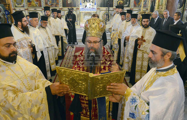 С тържествен молебен, отслужен от Пловдивския митрополит Николай, започна официалното отбелязване на деня на Съединението в Пловдив