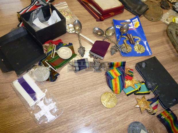 Задържани са четирима мъже за грабеж на британски граждани в сливенското село Биково Задържани са четирима мъже за грабеж на британски граждани в сливенското село Биково