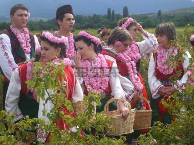 Казанлък се представя в  изложението "Празници,  обичаи и туризъм" 