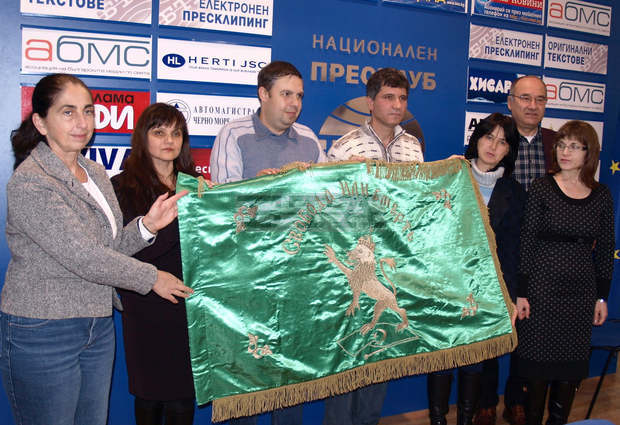 Реплика на знамето на Шуменския революционен комитет ще бъде осветена в училище в града след едногодишна работа по проект 