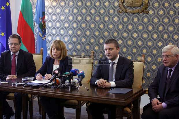 Общините в лошо финансово състояние да приемат пакет от мерки за оздравяване, предлага МФ