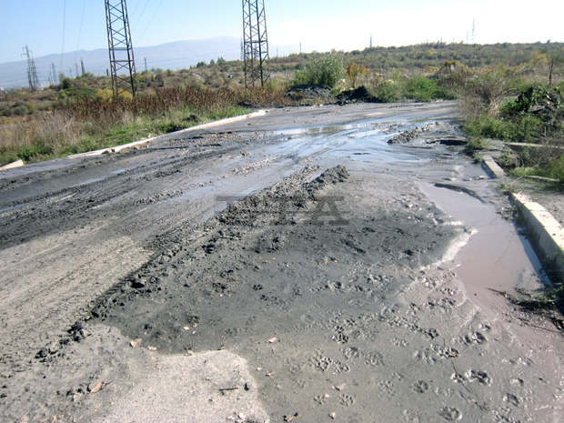Спукан шламопровод замърси река Струма в Перник 