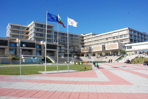 Три дами на по 59 години се записаха за студенти  в Тракийския университет