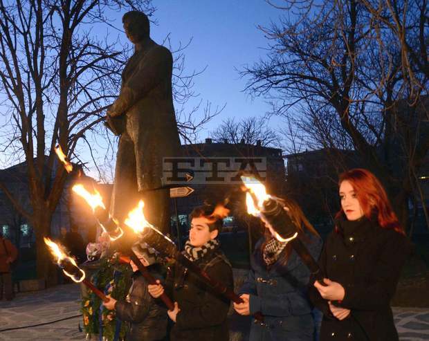 Огънят на Дните на Яворовата поезия лумна в Чирпан Огънят на Дните на Яворовата поезия лумна в Чирпан