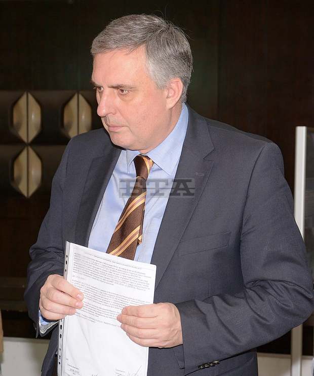 Родителите на малолетни майки остават без детски добавки Родителите на малолетни майки остават без детски добавки