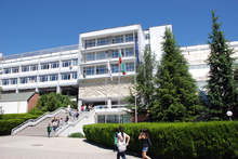 Роботите Нао и Емо помагат при логопедични сесии с деца с проблеми в слуха и развитието на речта