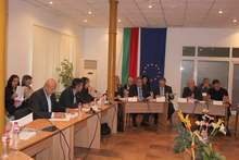 Общинският съвет в Радомир утвърди  слети и маломерни паралелки в  училището в село Гълъбник