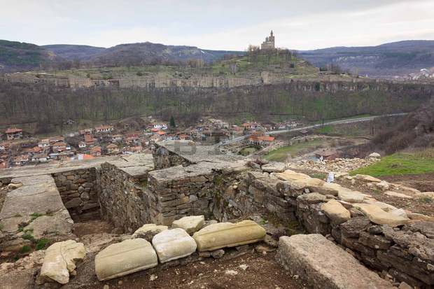 Министерството на културата ще финансира реставрацията на Двореца на Асеневци,открит на  крепостта "Трапезица"