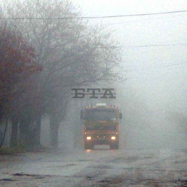 Видимостта по пътищата в Силистренско е намалена до 80 метра Видимостта по пътищата в Силистренско е намалена до 80 метра