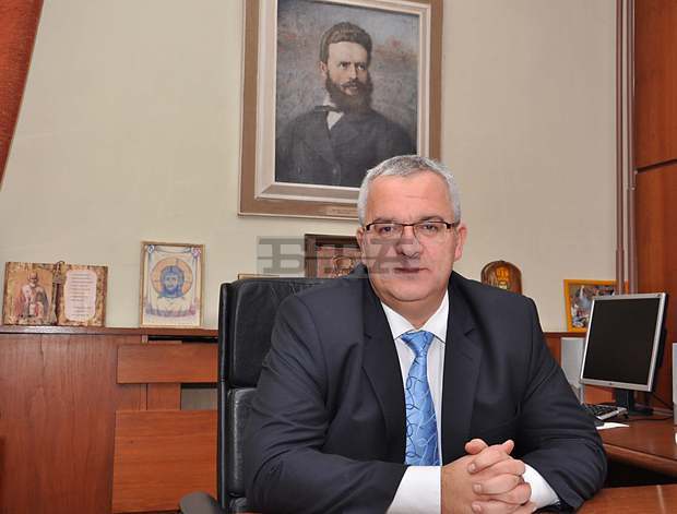 Започна изграждането на два параклиса по строителната програма на община Враца