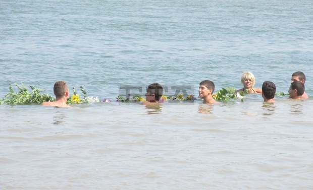 Паметта на покойни деятели  на водните спортове и моряци  бе почетена край Силистра
