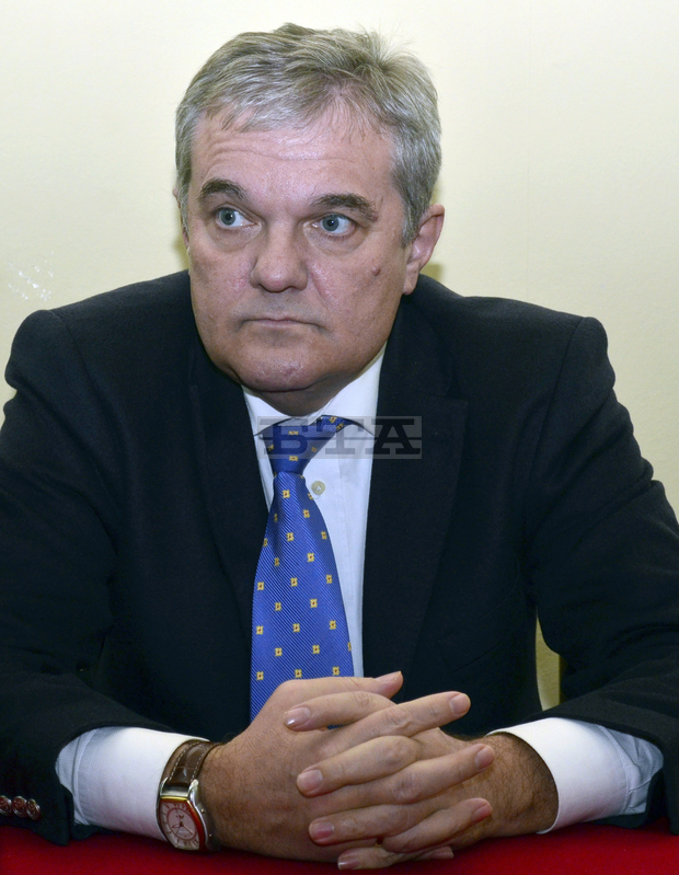 Случилото се в Горни Лом е един от примерите за липса на държавност, каза в Търговище Румен Петков