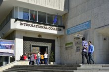 Международният колеж в Добрич е получил покана за конкурса "Учен на годината-2014" във Великобритания