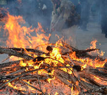 Петдесет и седем ритуални огньове ще лумнат довечера в Пернишко