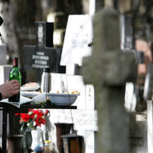 В Ловеч осигуряват безплатен транспорт до гробищен парк "Скобелево" за Архангелова задушница