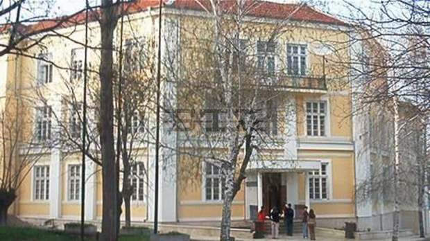 В Ловеч отбелязаха 68-годишнина от откриването на първата езикова гимназия в България