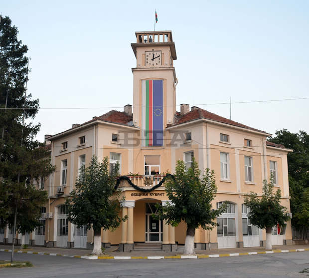 Два идейни проекта се съревновават за паметник на хан Кубрат в лудогорския град Два идейни проекта се съревновават за паметник на хан Кубрат в лудогорския град