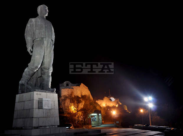 С граждански поклонения, изложби, прожекции и концерт в Ловеч ще се отбележат 180 години от рождението на Апостола
