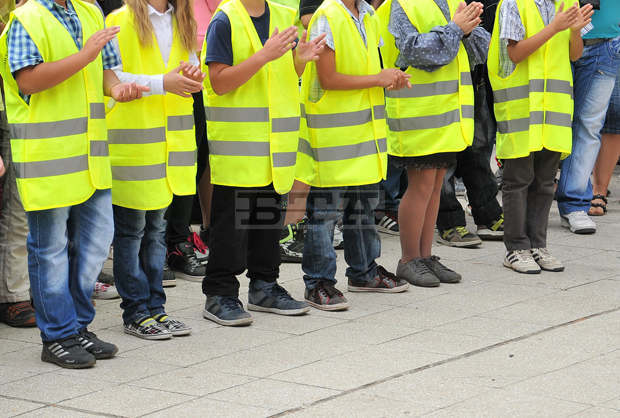 Полицейски служители изнасят беседи за пътна безопасност в силистренските училища