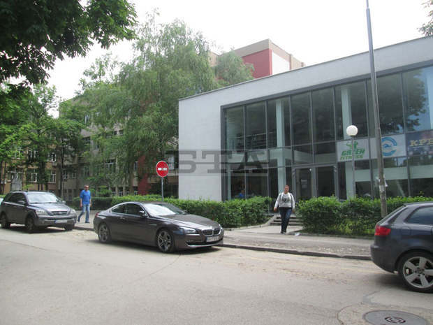 Общинските съветници в Плевен се заемат с решаване спора за ползване на покрития плувен басейн в града